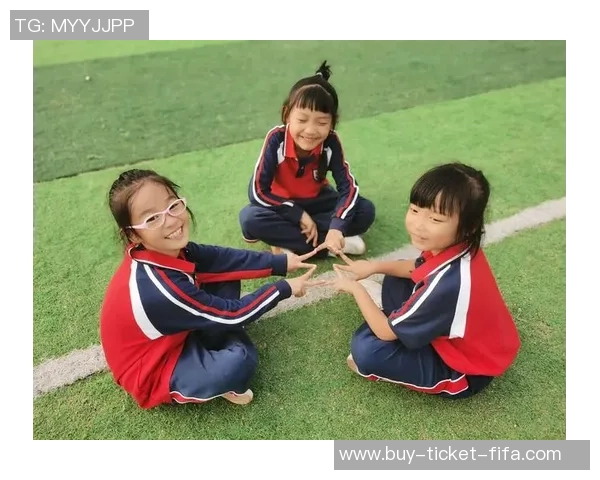 小小足球赛欢声笑语儿歌伴随快乐成长的童年时光 小小足球赛欢声笑语儿歌伴随快乐成长的童年时光